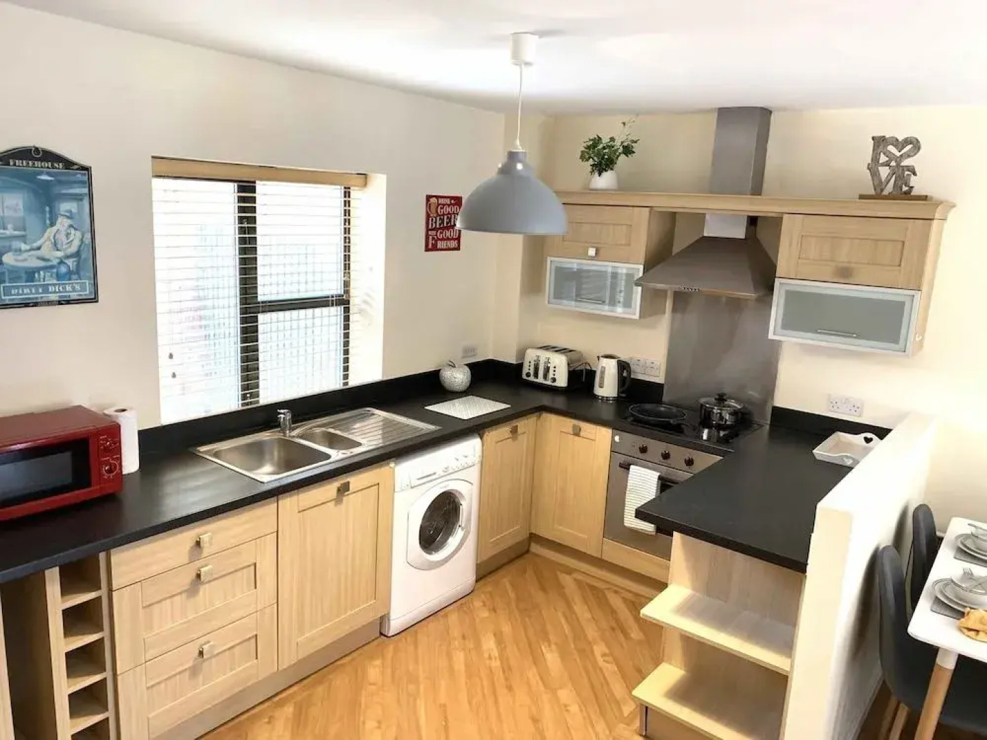 Grand Central, Melton Court