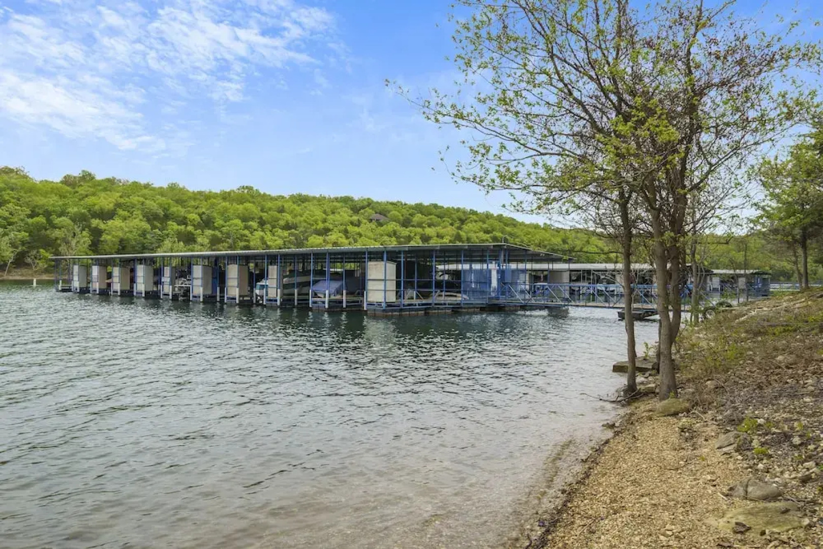 Serene Escape at Table Rock Lake