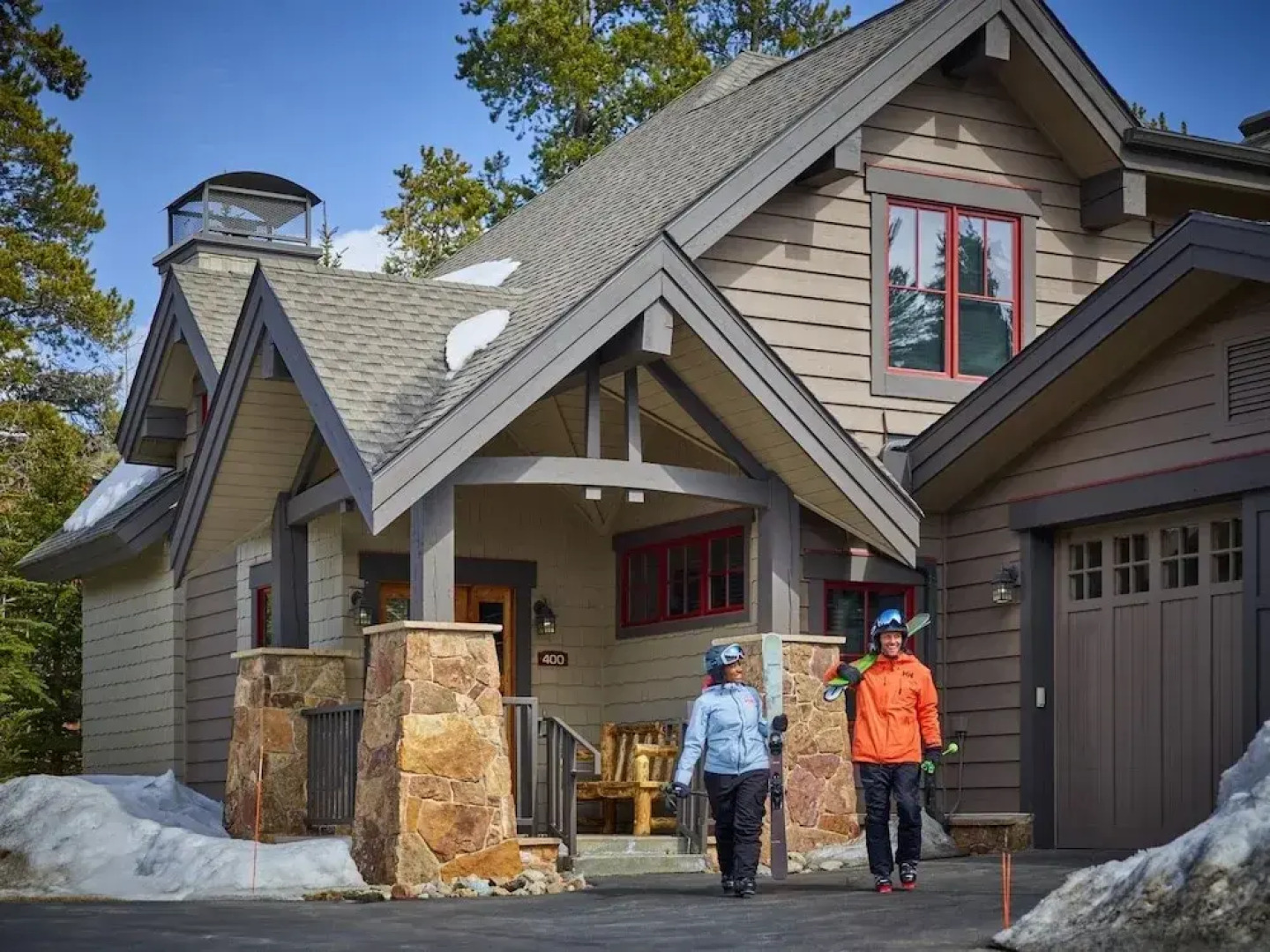 Rocky Mountain Luxury - Large Ski-in Winter Townhome 6ppl 2 Bedroom Townhouse by RedAwning