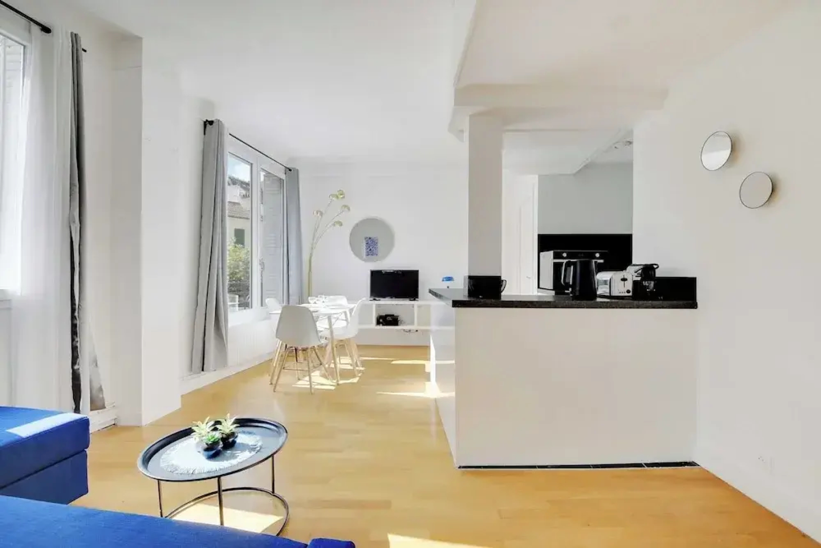 Cozy Apartment 2bdr/5p - in the Heart of Suresnes