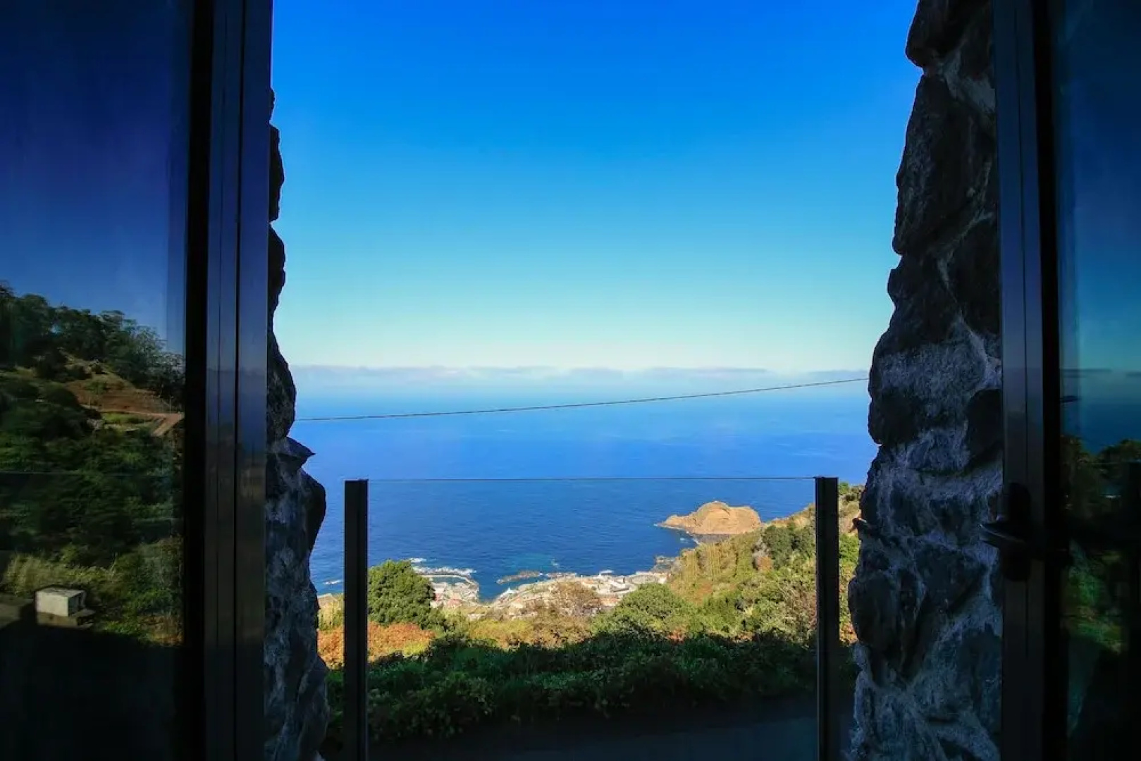Paradise Ocean View by Analodges
