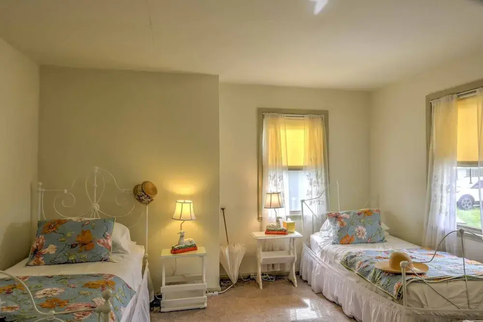 Historic Ottawa Lake House: Deck, Barn + 96 Acres!