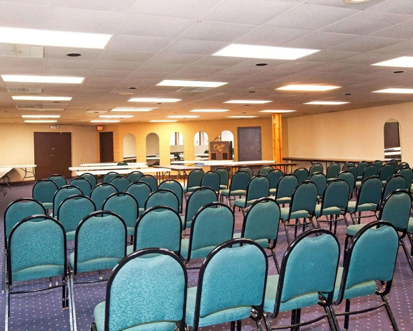 Econo Lodge Inn & Suites Stevens Point