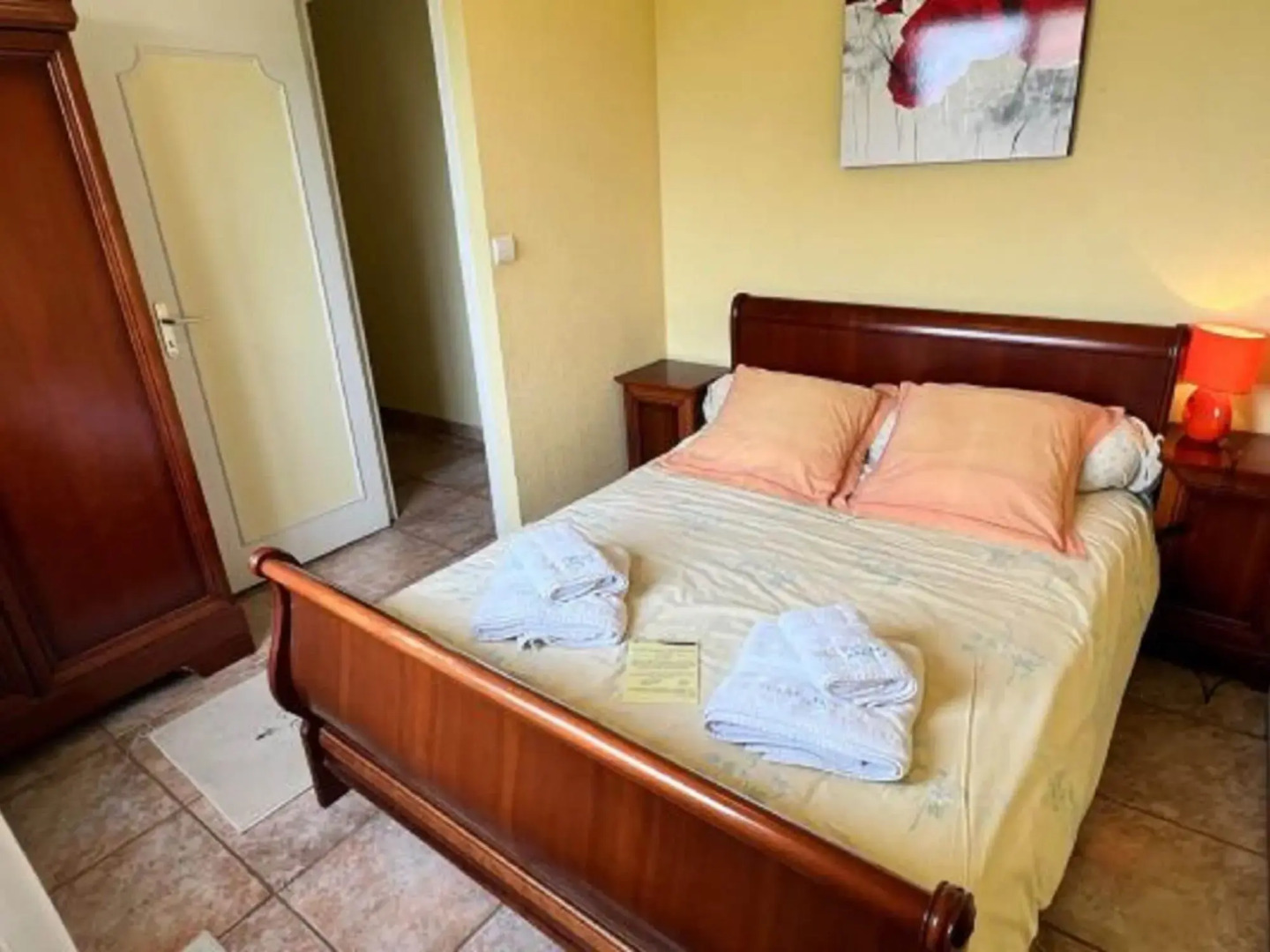 Attractive holiday home in Moëlan-sur-Mer with garden