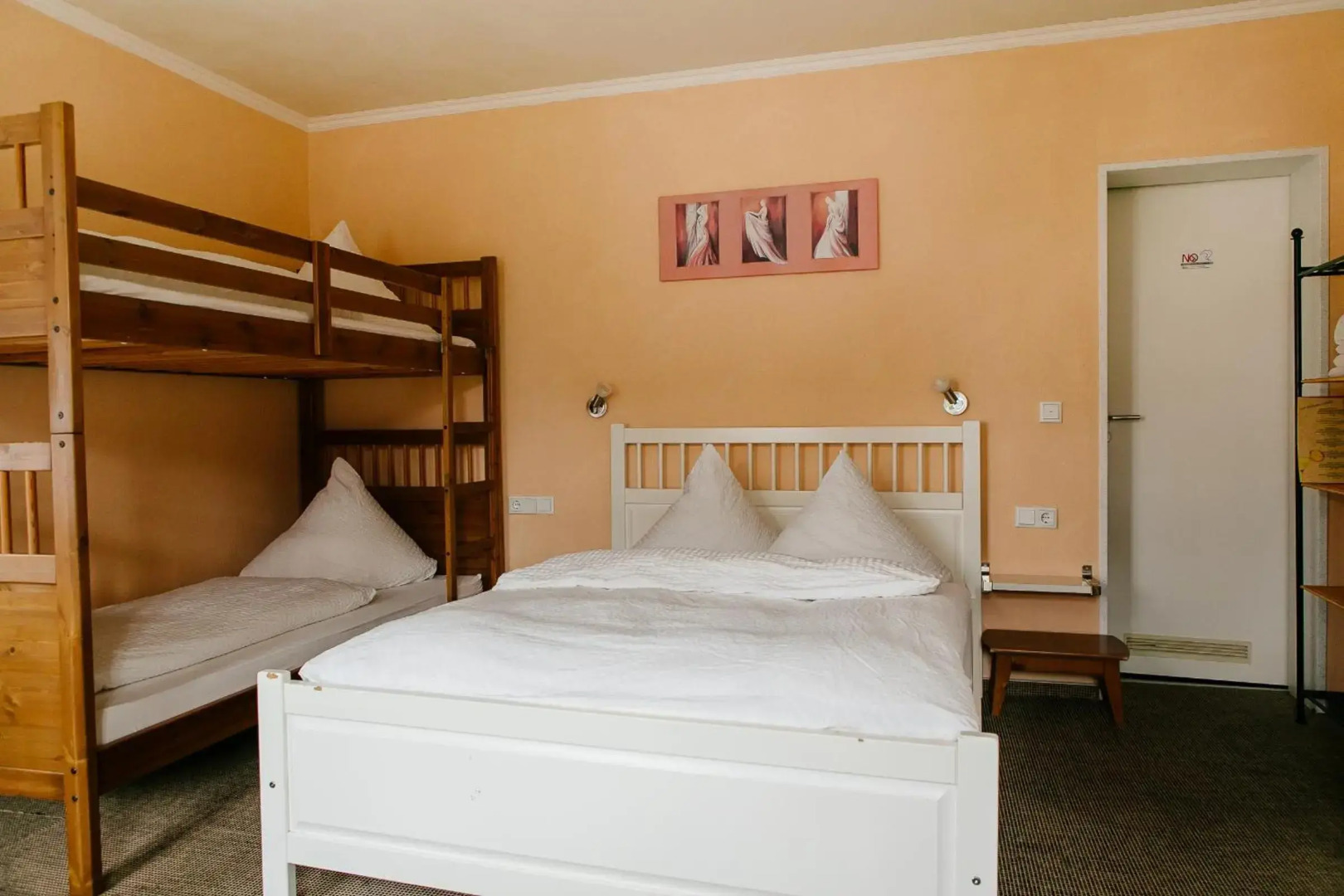 Landhotel Airport Inn