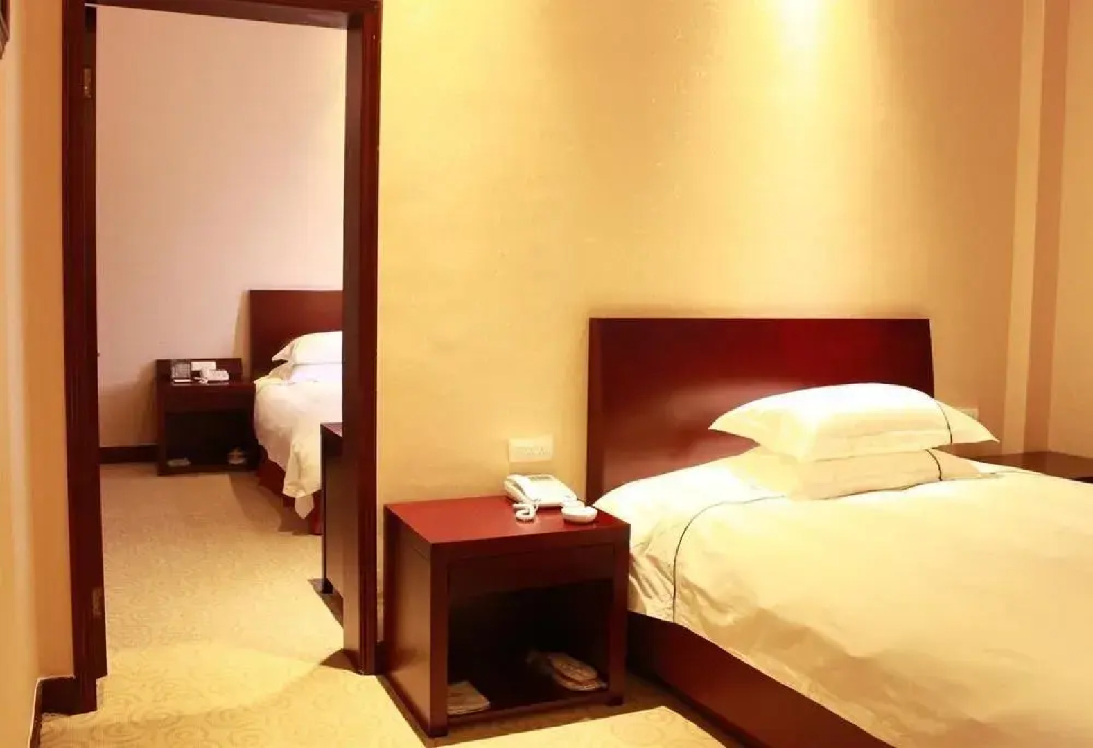 Yongli Business Hotel