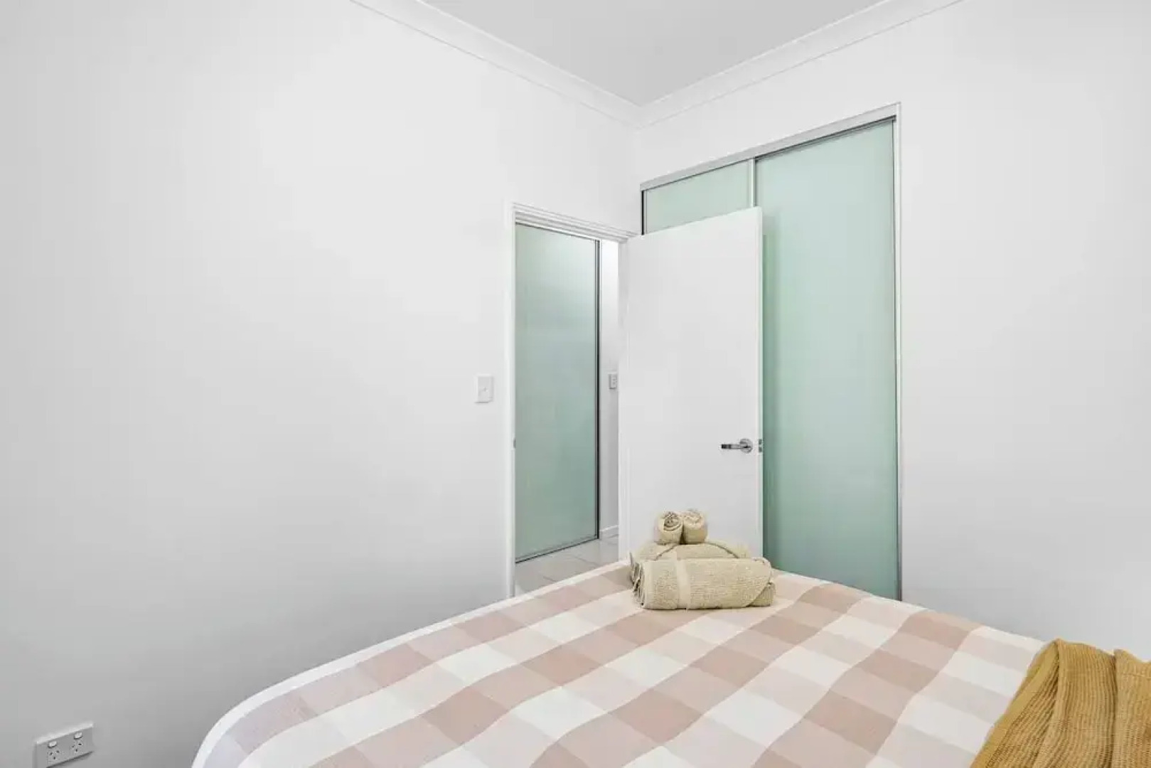 Best Location Armadale Sleeps 6