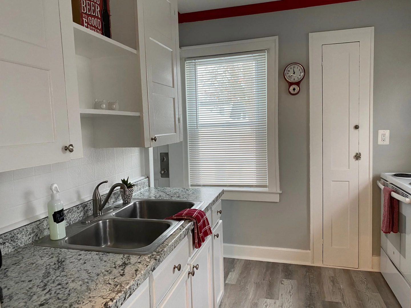 AutoManiac spot in the heart of Pontiac/3 beds 2 baths