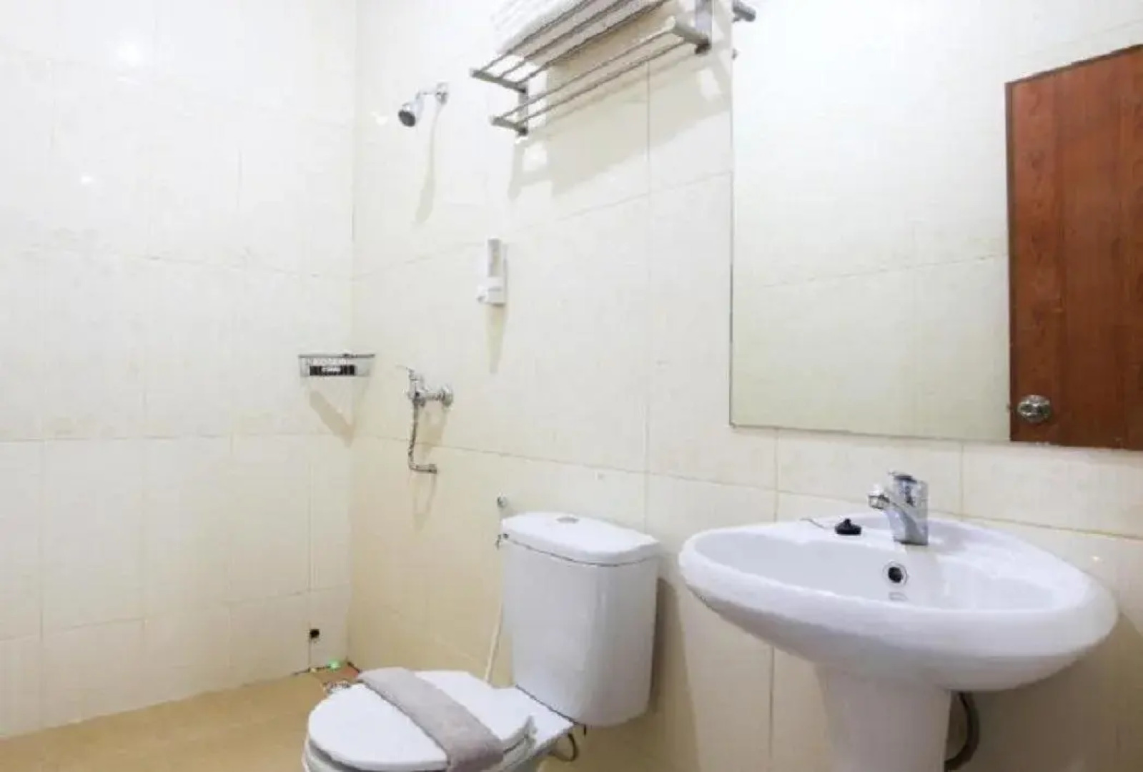 RedDoorz Plus near Living World Pekanbaru