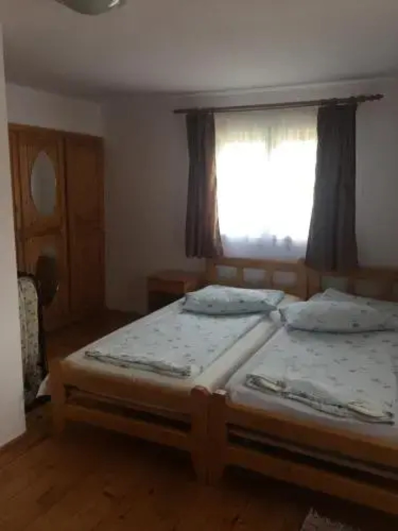 Zsuzsanna Paraszthaz