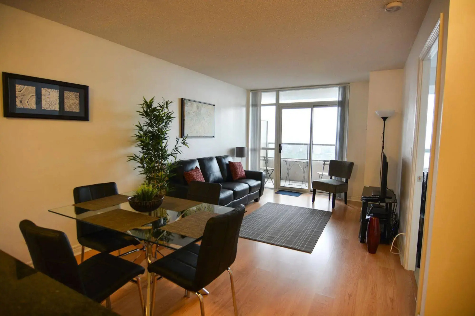 Maplewood Suites - Square One