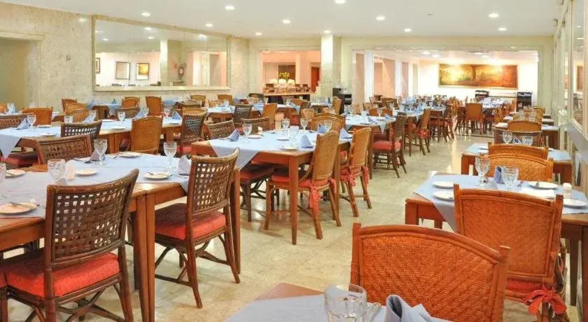 Radio Hotel Resort & Convention