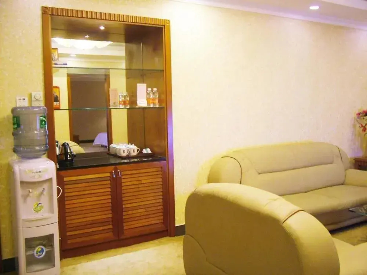 Xinhubin Hotel