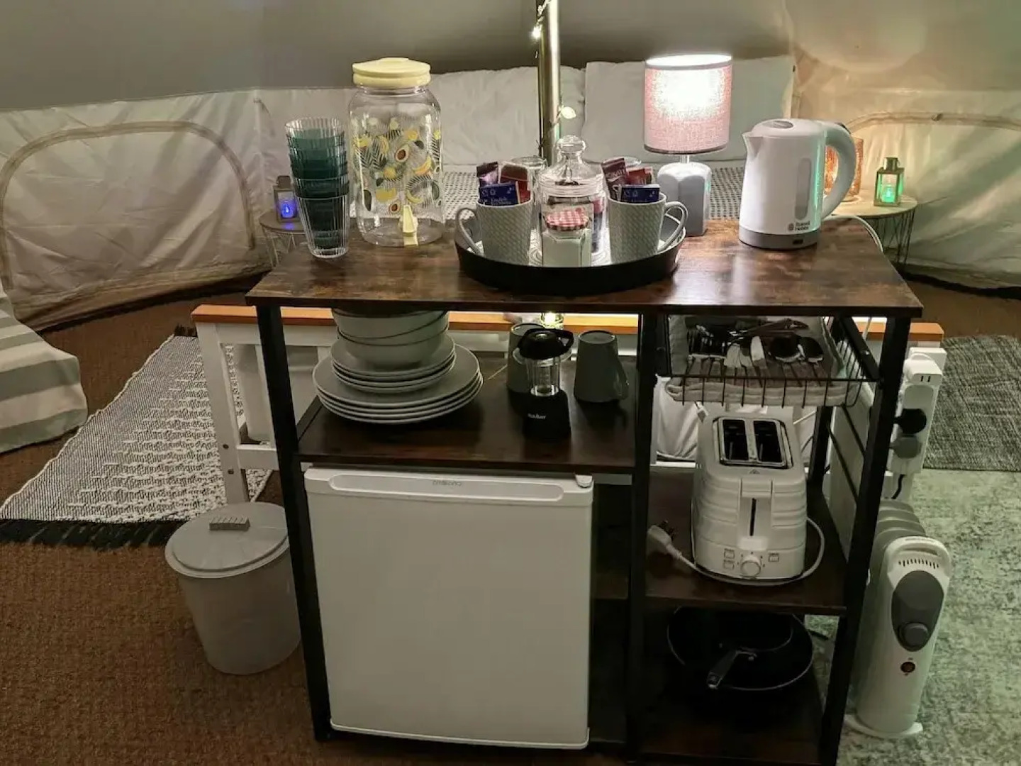 Spacious Bell Tent at Herigerbi Park, Lincolnshire