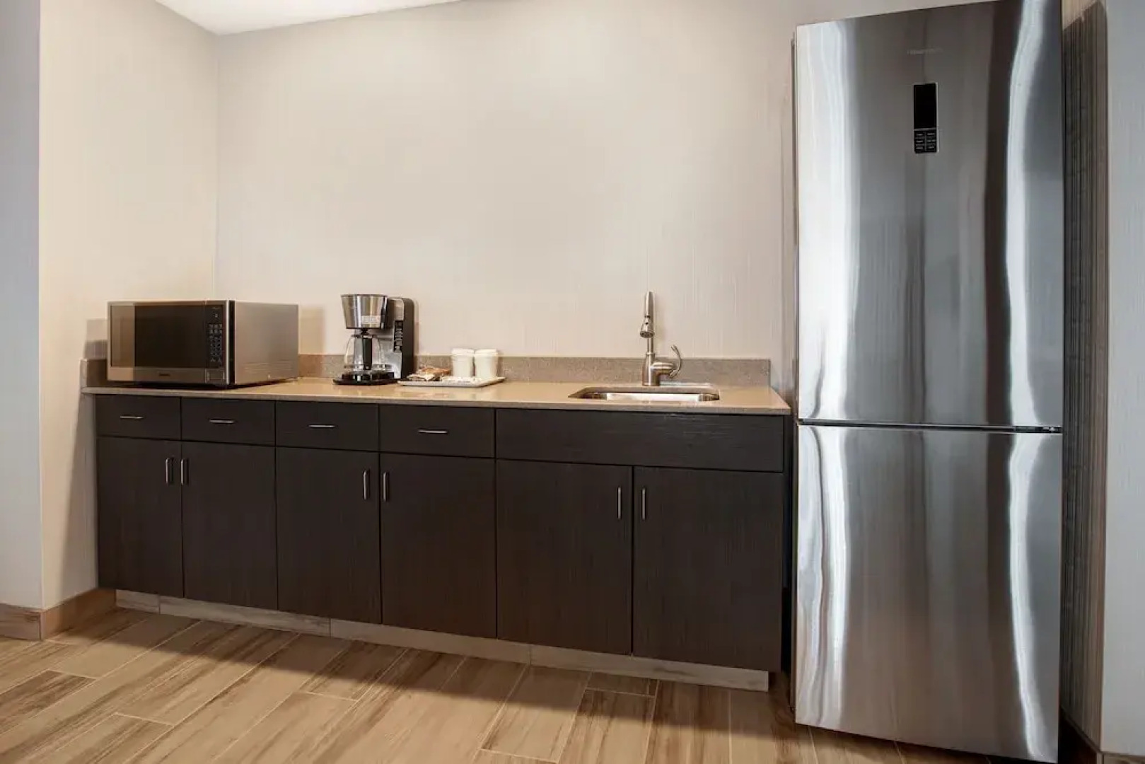 Ramada by Wyndham St. Paul AB