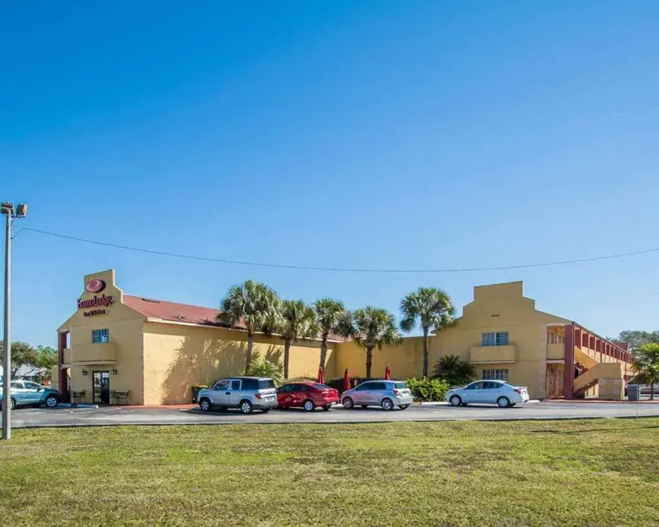 Econo Lodge Inn & Suites Maingate Central