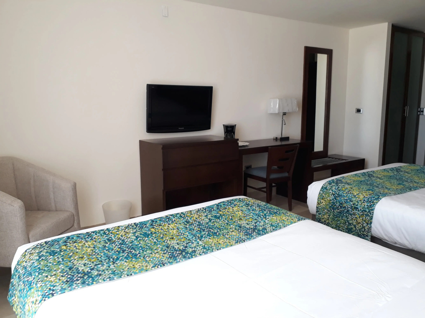 Seven Crown La Paz Malecon