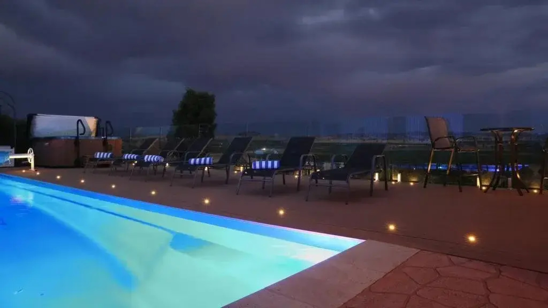 Everview Luxury Retreat