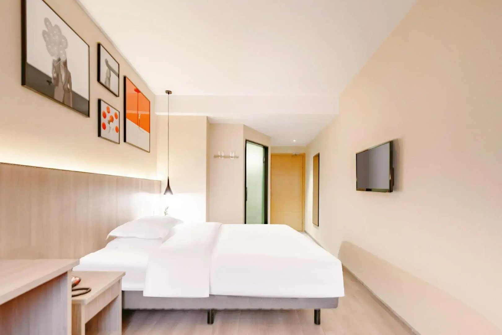 Ibis Ningbo Tianyi Square