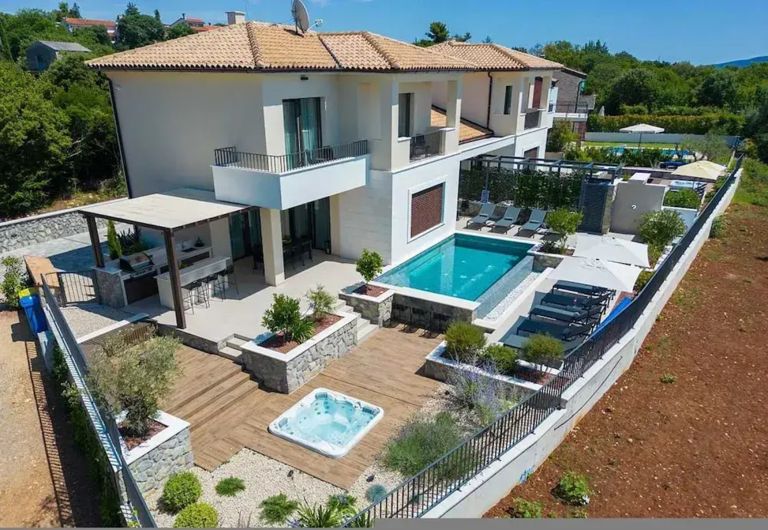 Villa Lady With Heated Pool Jacuzzi and Sauna