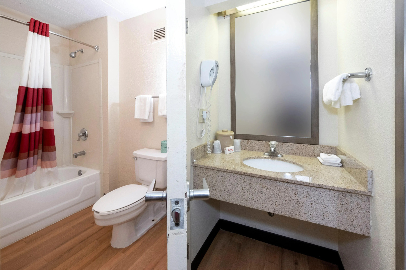 Red Roof Inn Tinton Falls - Jersey Shore