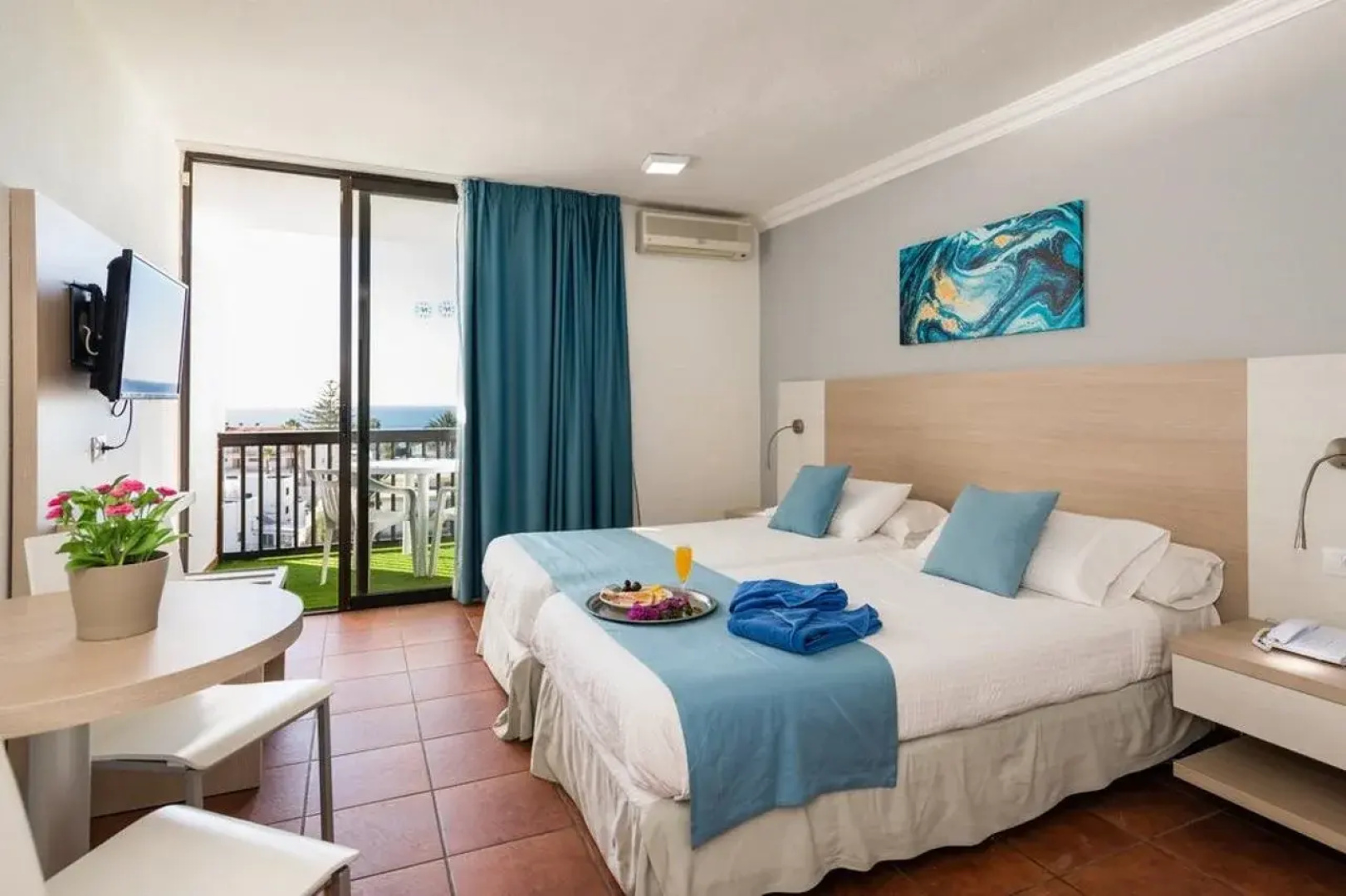 Aparthotel Folias