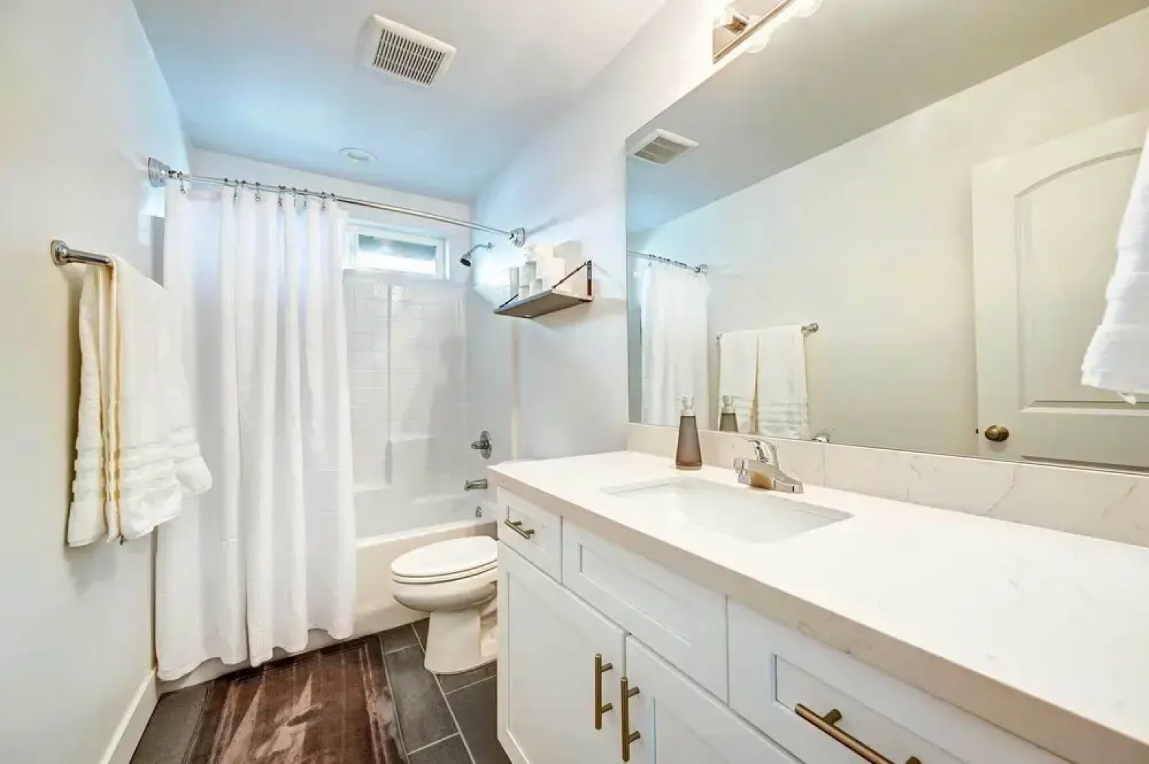 12 Mi to Dtwn Flagstaff: Spacious Bellemont Home!