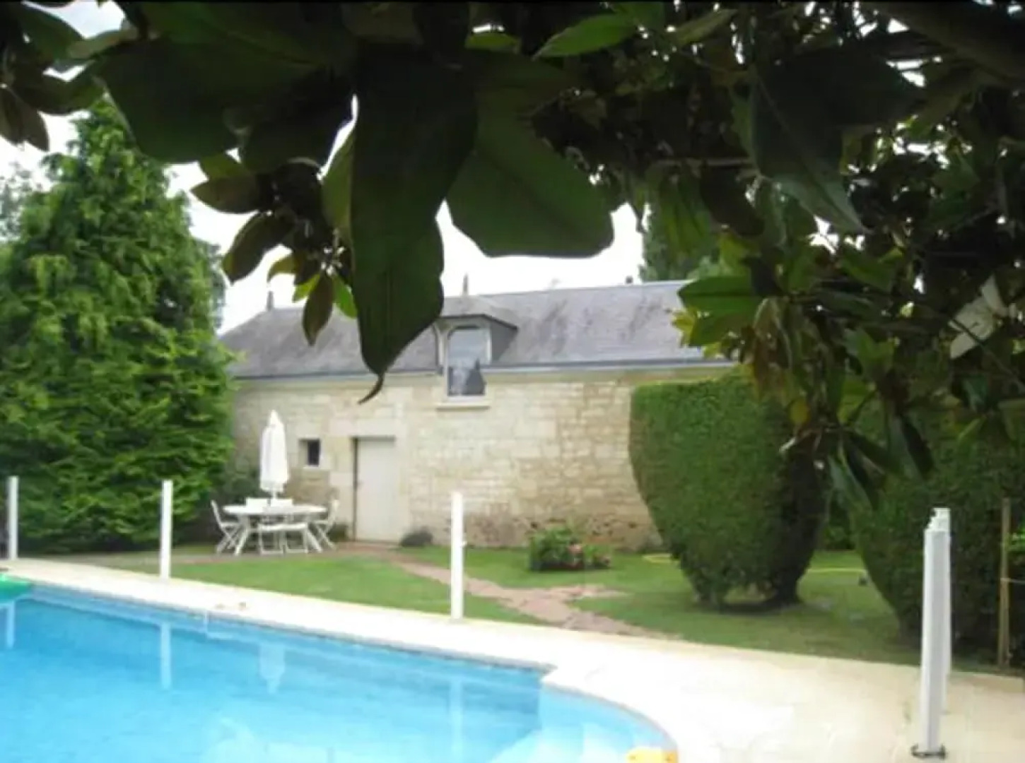 Le Clos de La Chapelle - Gîte Les Glycines