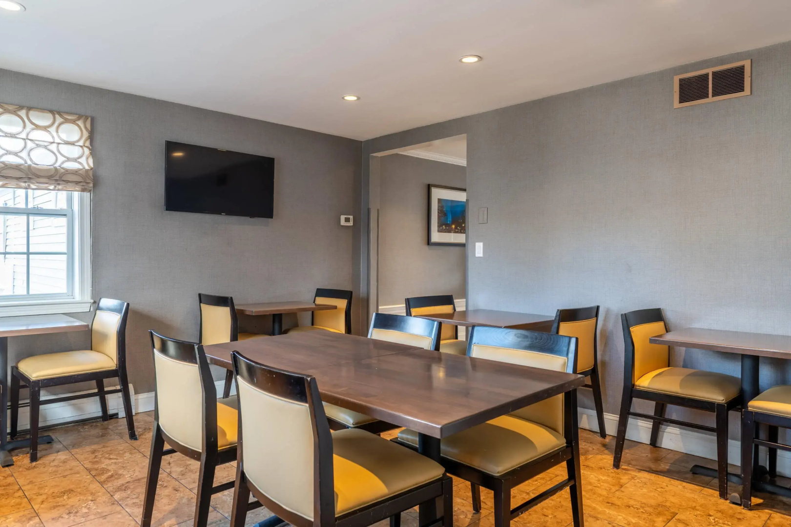 Port Inn and Suites Portsmouth, an Ascend Collection Hotel