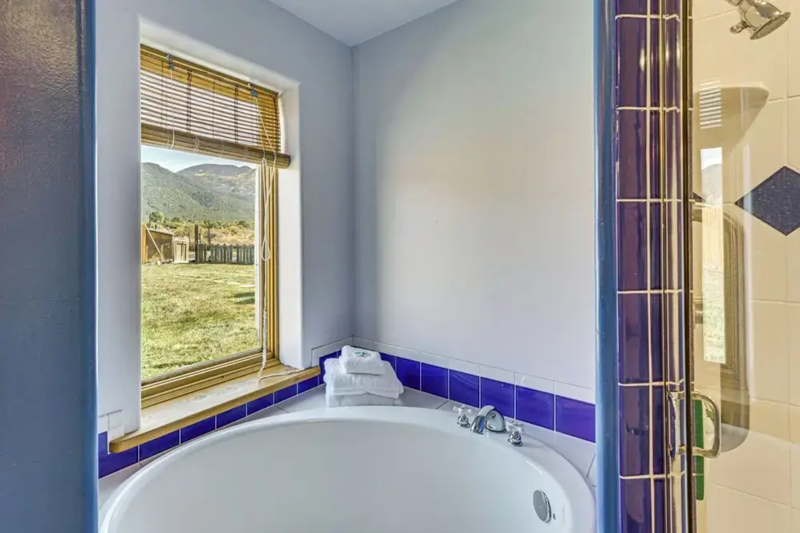 10 Mi to Taos Ski Valley: Mtn-view Duplex w/ Deck!