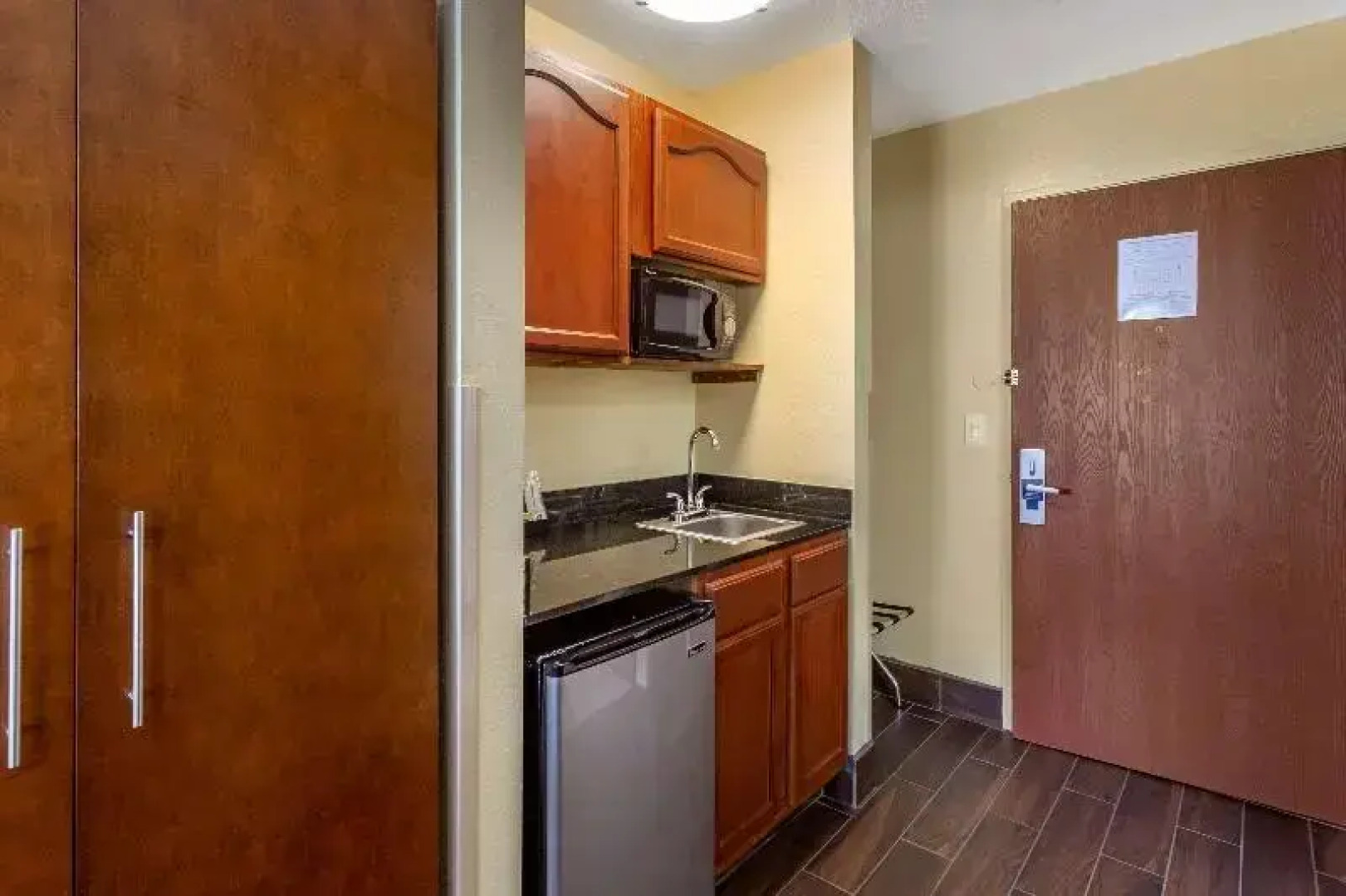 Comfort Inn and Suites North Aurora