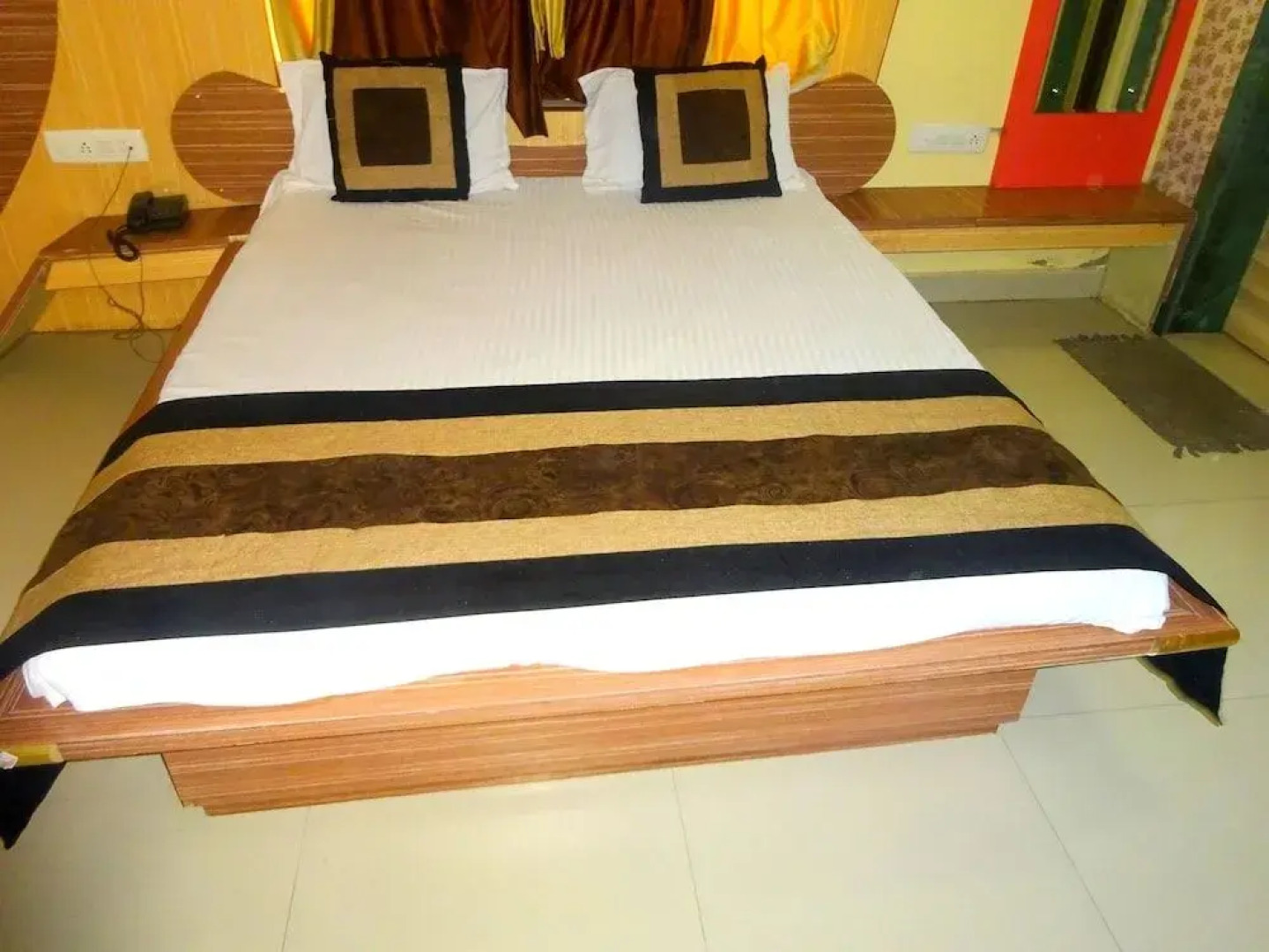 Hotel Raj Palace by Sky Stays