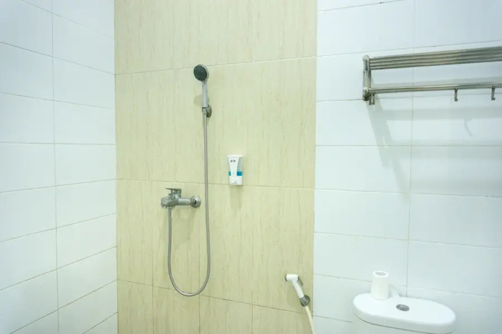 RedDoorz Plus @ Ende City Center