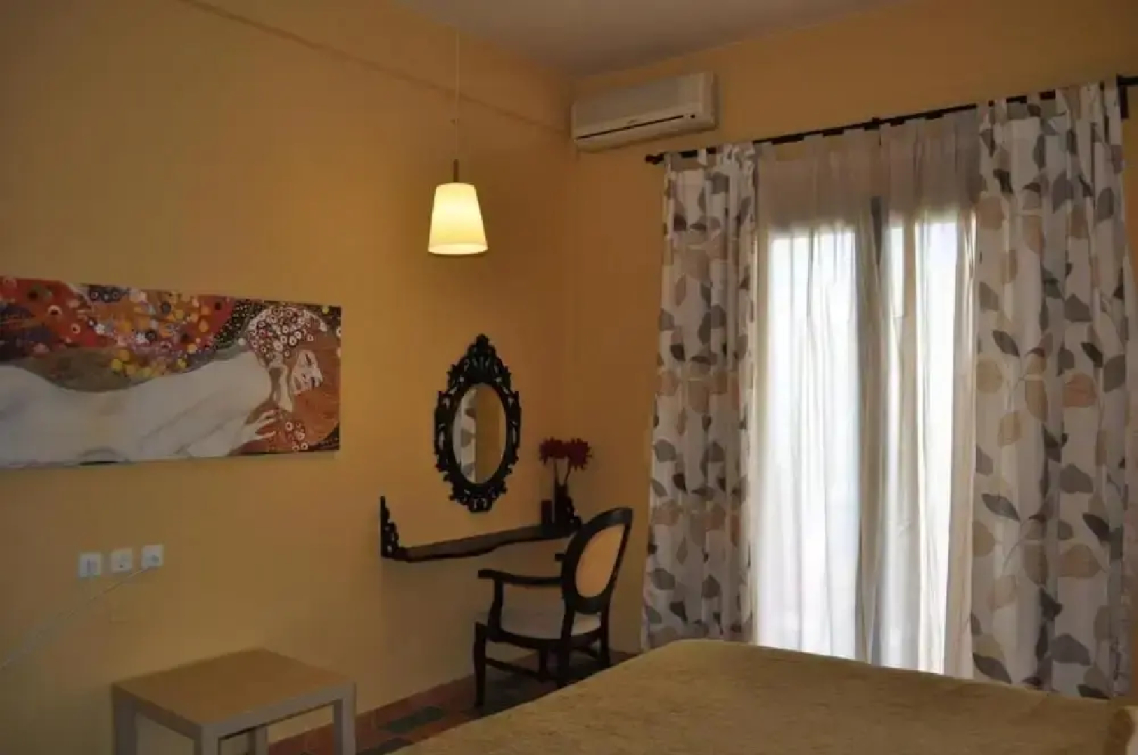 Okeania Seafront Rooms in Kamena Vourla