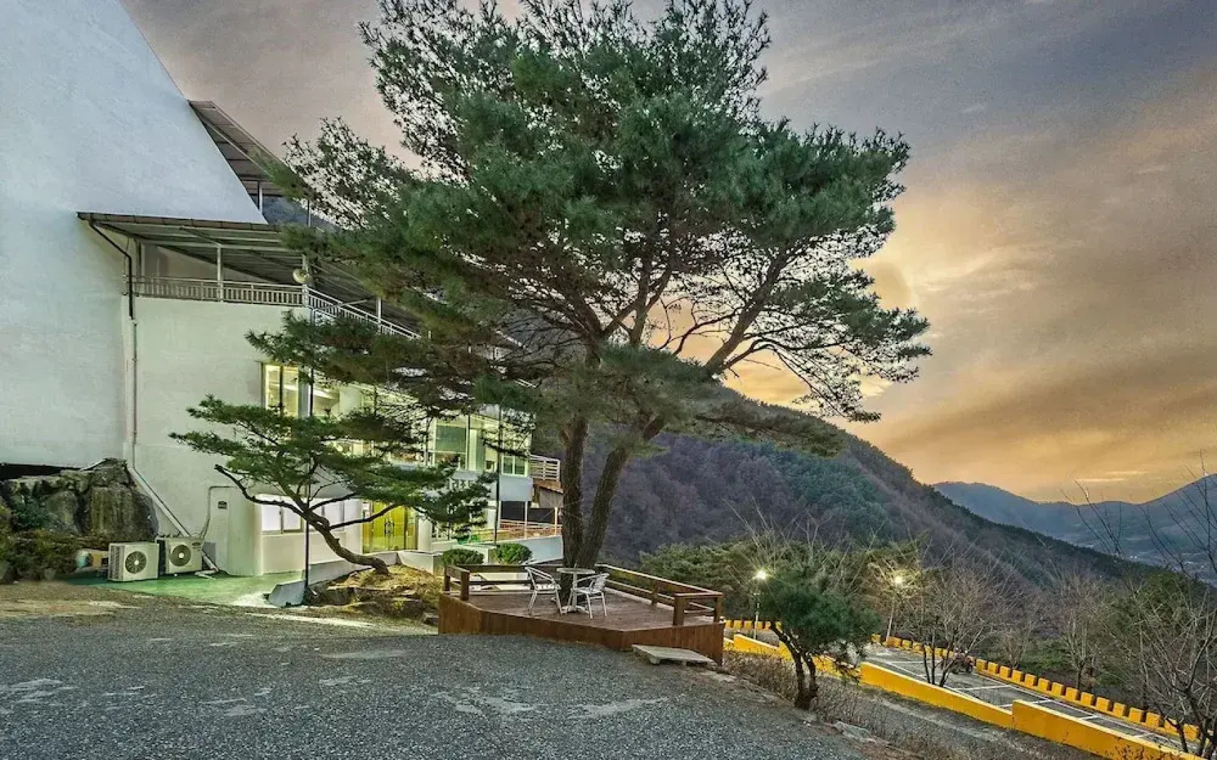 Sancheong Sinsegye Jirisan Resort