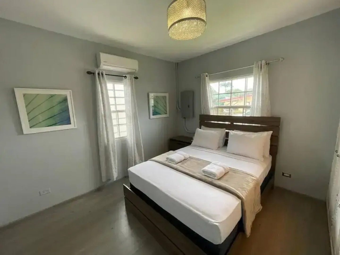 Pool and Jacuzzi Vacation Home