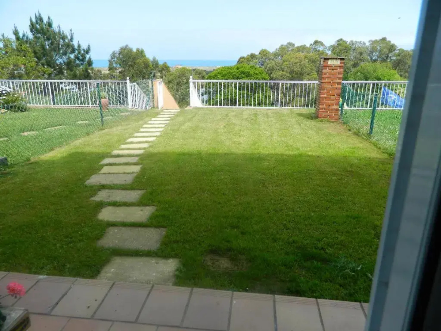 Apartamento con jardin privado junto playa Usil - Mogro