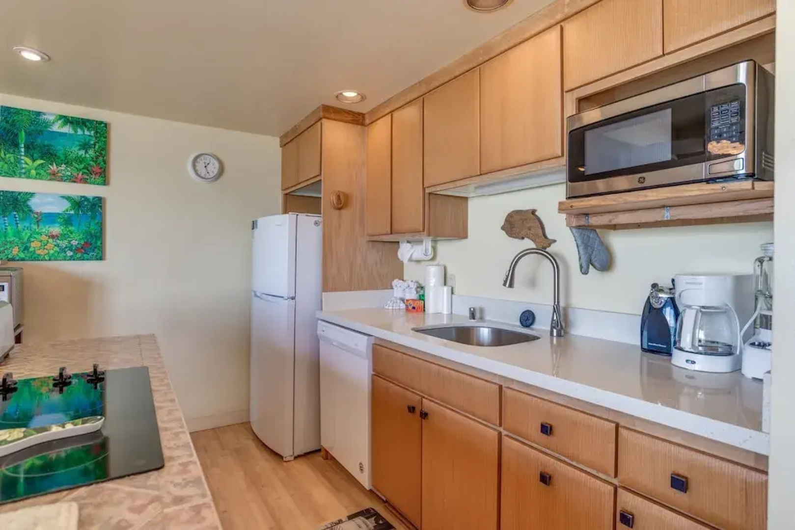 Maui Sands #5g 2 Bedroom Condo by RedAwning