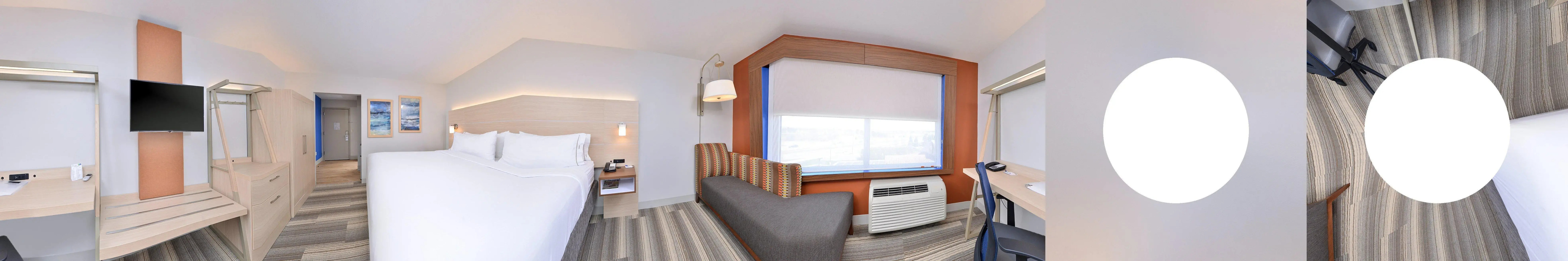 Holiday Inn Express & Suites Farmington Hills - Detroit by IHG