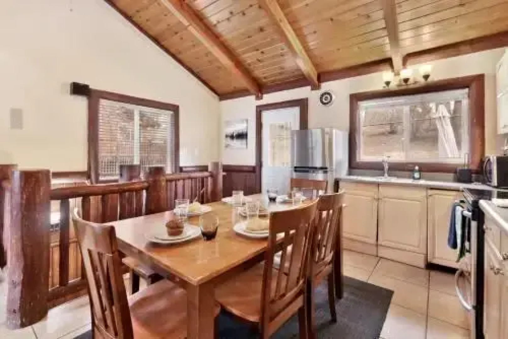 Bears Den In Moonridge