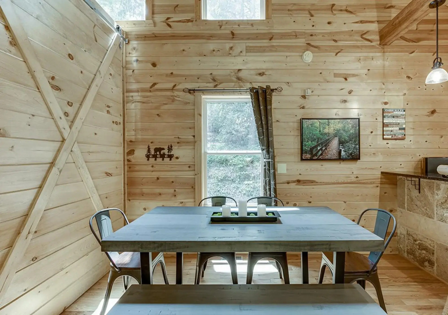 Luxury Cabin Sleeps 8 With Creekside Fire pit Near Helen GA