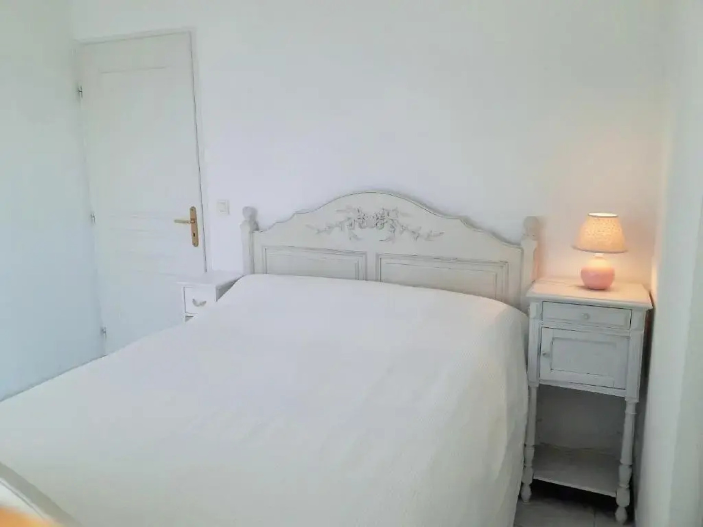 2 pieces terrasse parking au calme PHEOBUS