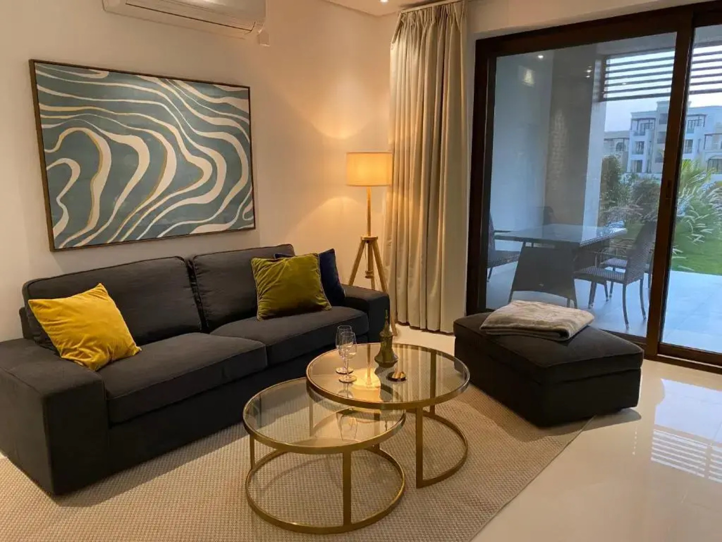 SL19 Lovely 2-bedroom apartment with gorgeous garden and south lagoons view