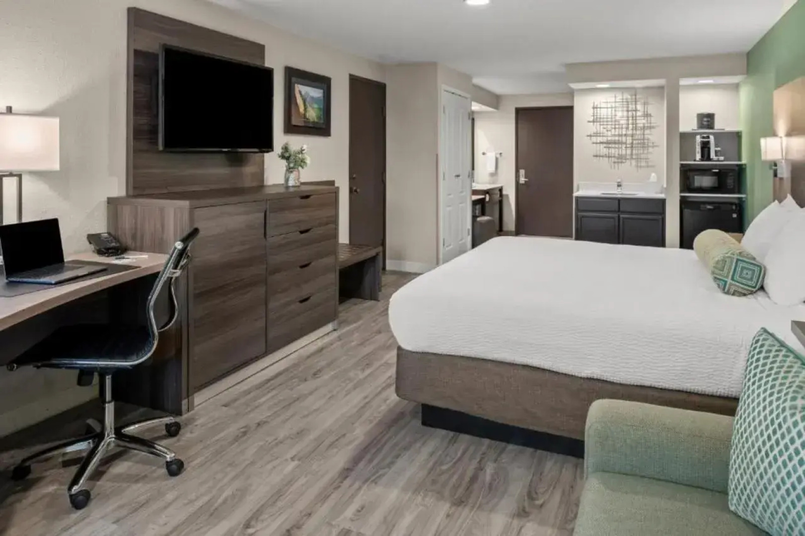 Yosemite Southgate Hotel & Suites