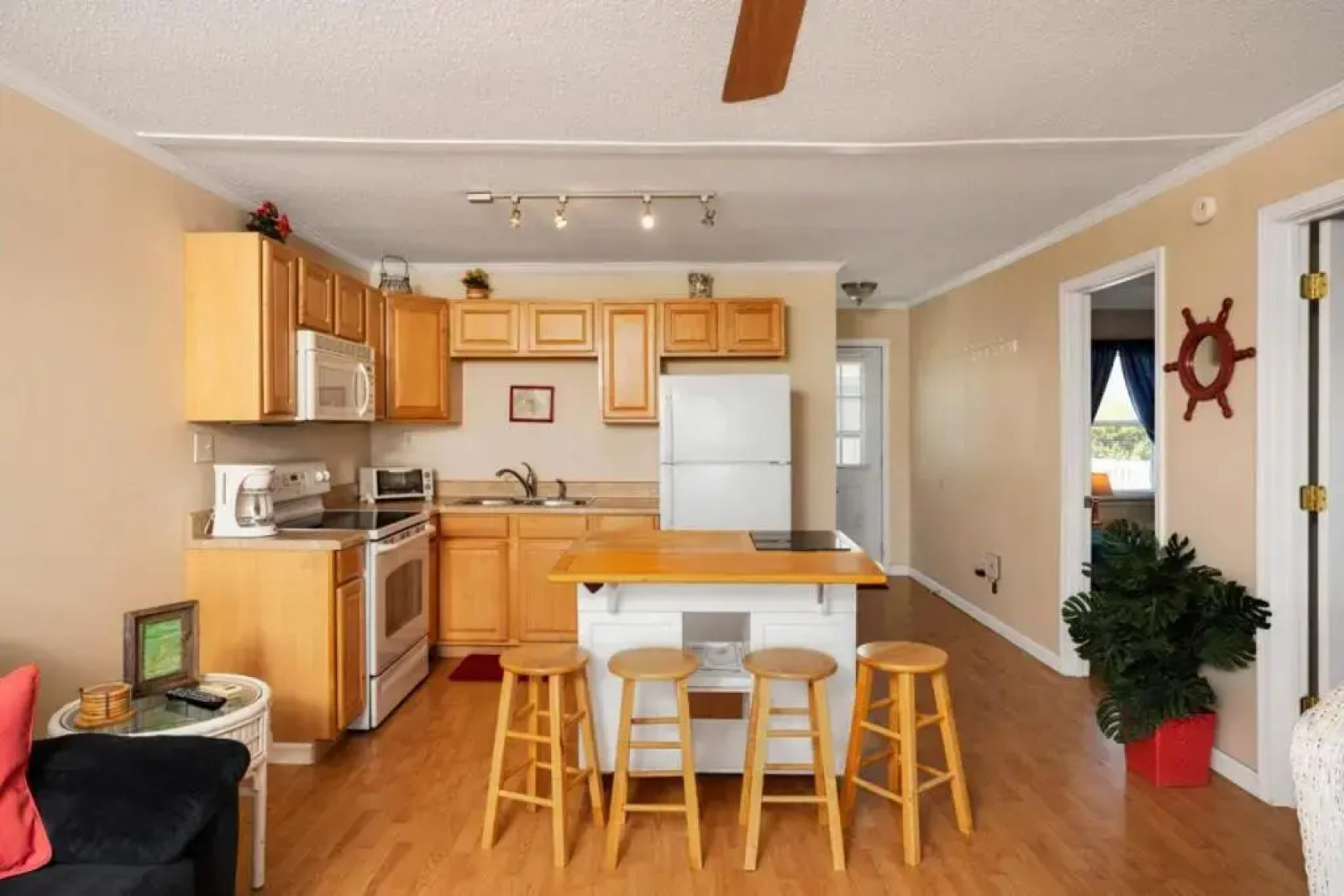 The Hideaway by Oak Island Accommodations