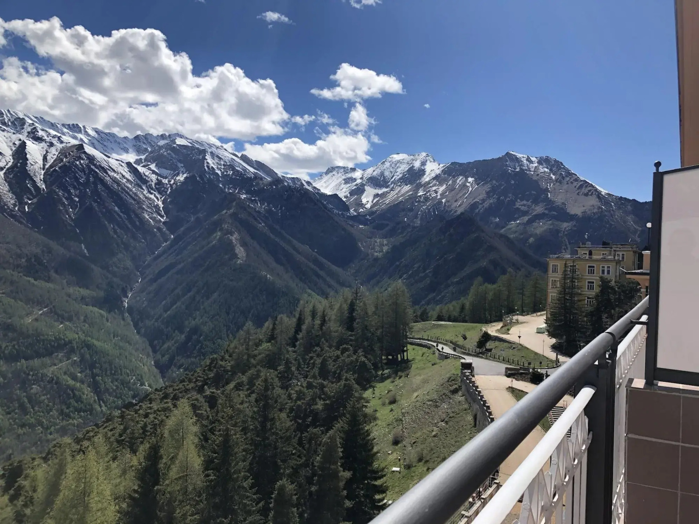 Pràcatinat Hotel & Restaurant