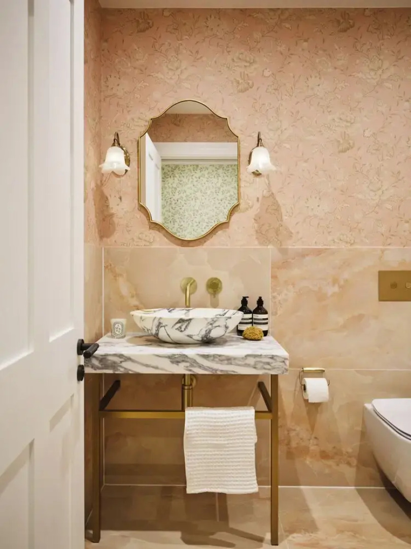 Thames Mansion - River View