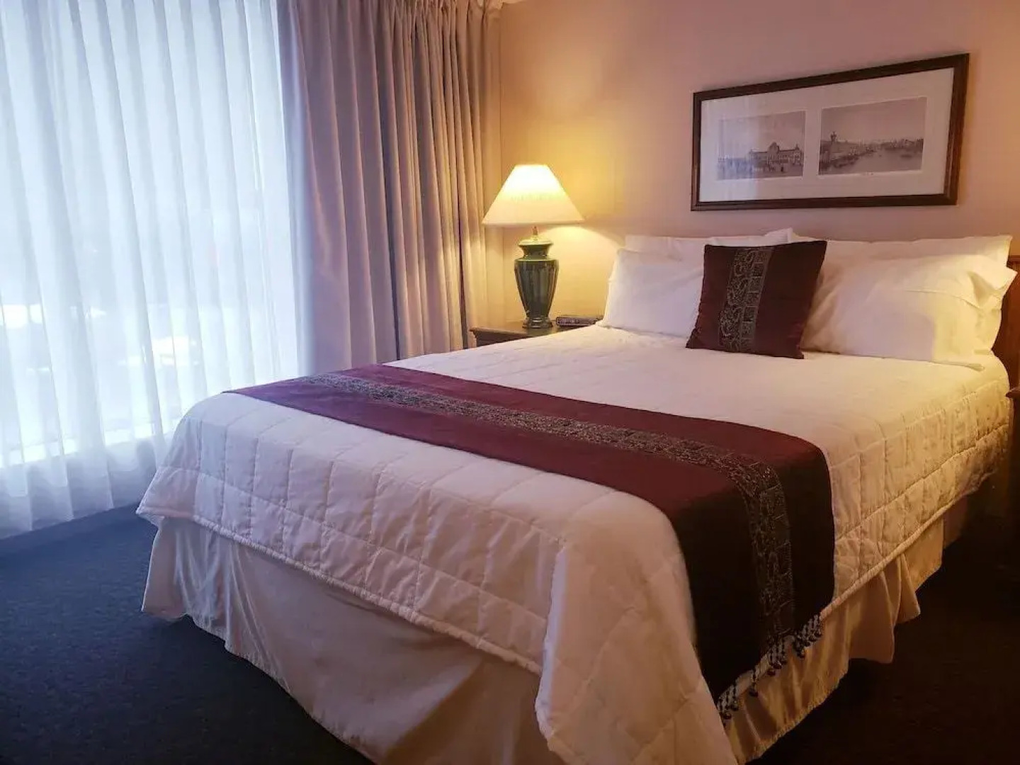 Totem Lake Hotel