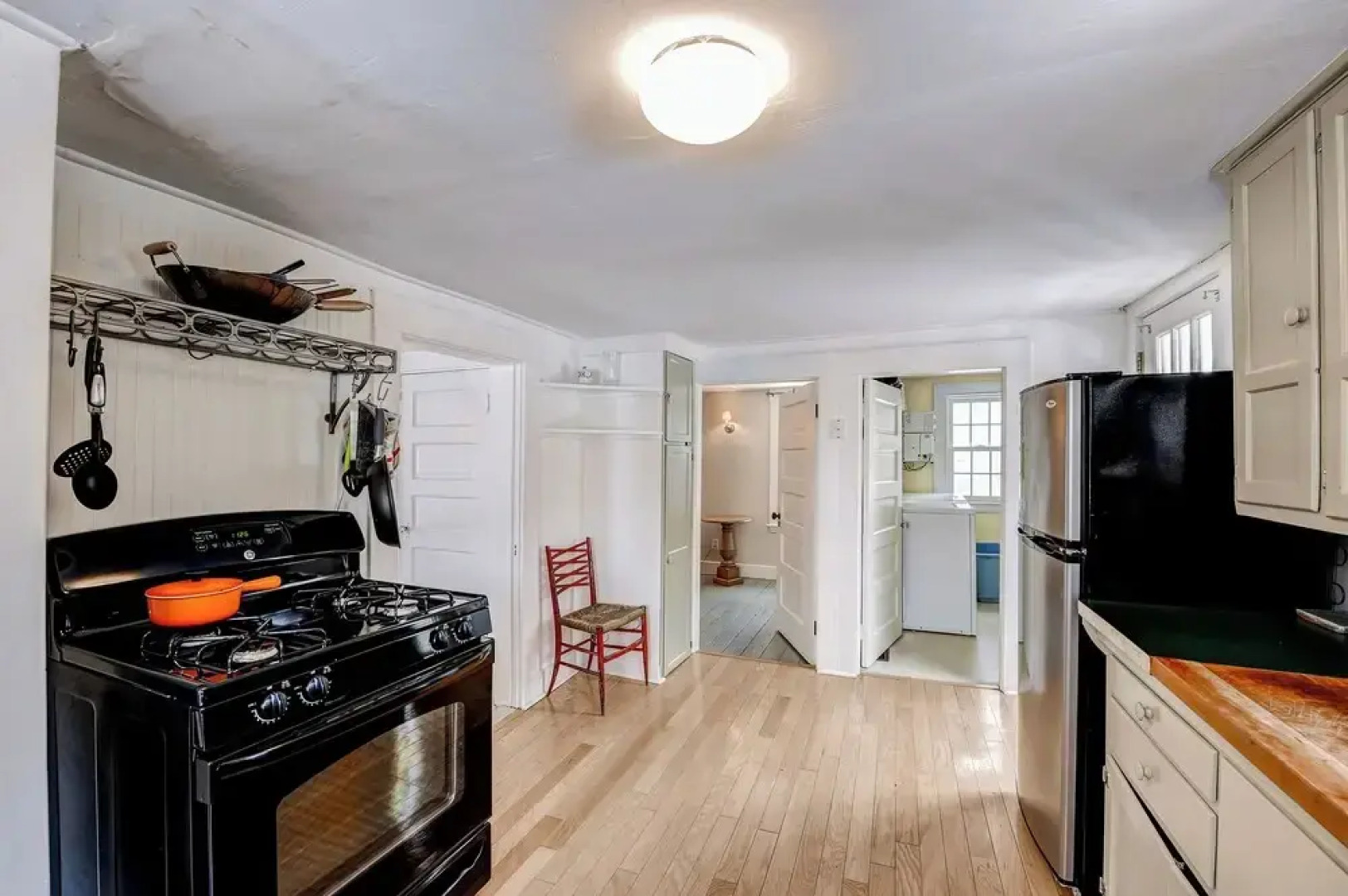 Ipswich Cottage: Beautiful Views, 5 Mins to Beach