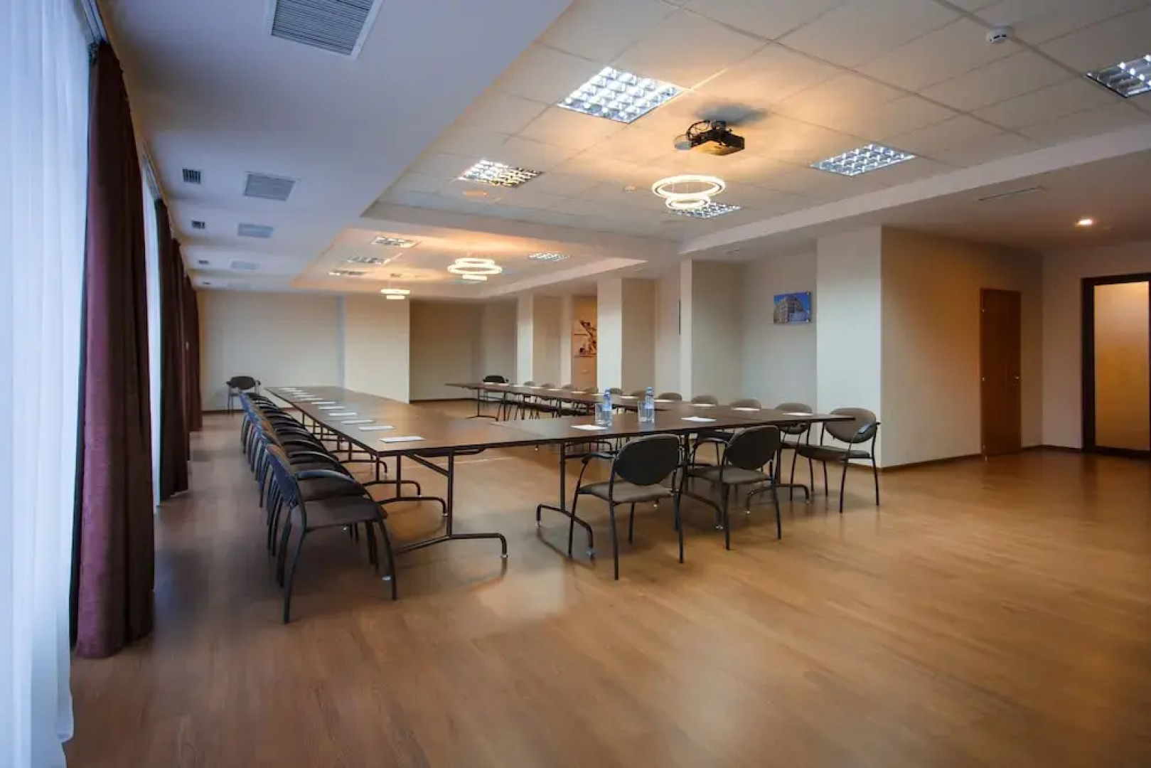 Отель Premier Abri